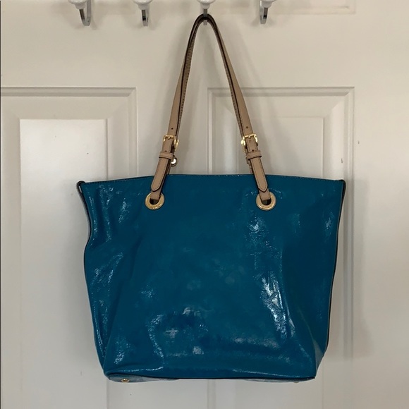 Michael Kors Handbags - Michael Kors Tote